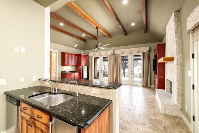 2916 Rock Barn Dr, Kerrville, TX 78028