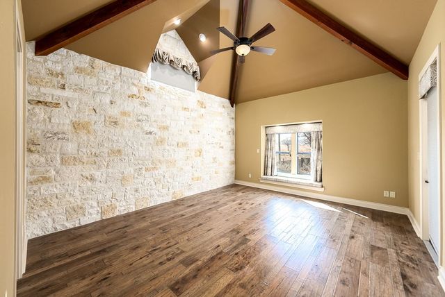 2916 Rock Barn Dr, Kerrville, TX 78028