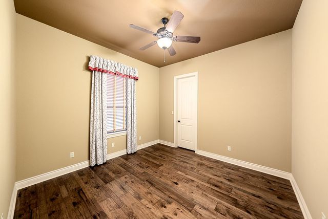 2916 Rock Barn Dr, Kerrville, TX 78028