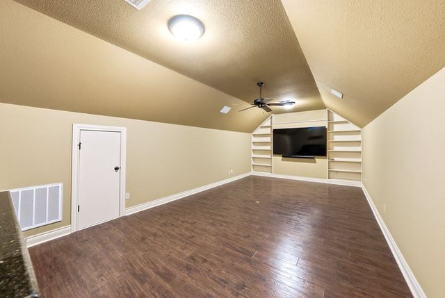 2916 Rock Barn Dr, Kerrville, TX 78028