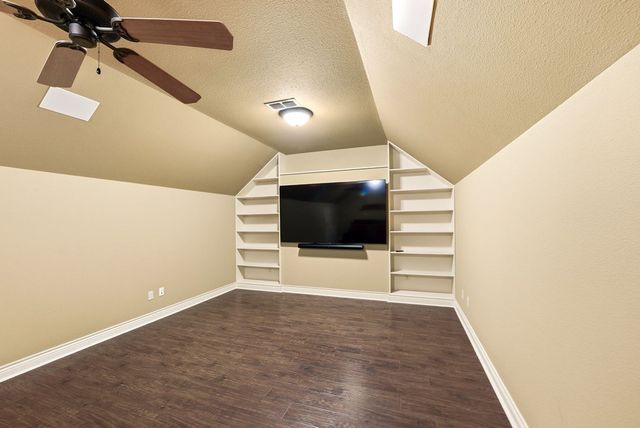 2916 Rock Barn Dr, Kerrville, TX 78028