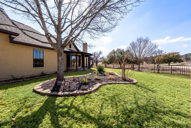 2916 Rock Barn Dr, Kerrville, TX 78028