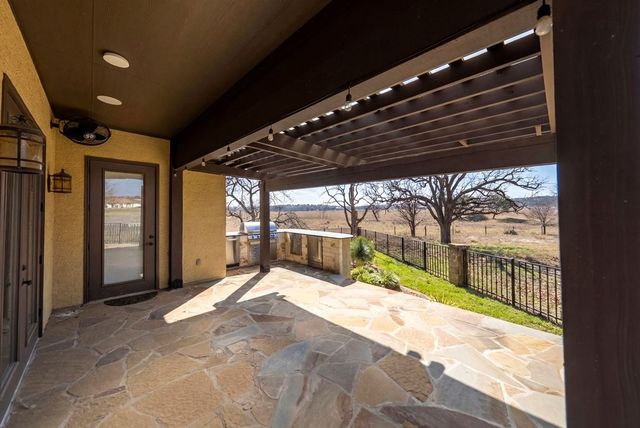 2916 Rock Barn Dr, Kerrville, TX 78028