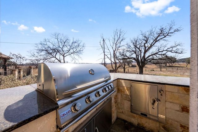 2916 Rock Barn Dr, Kerrville, TX 78028