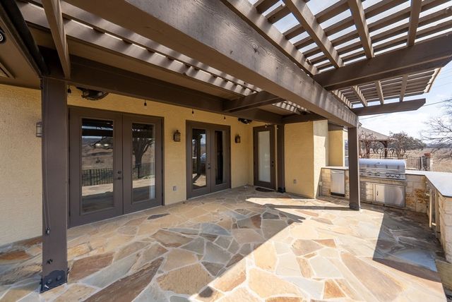 2916 Rock Barn Dr, Kerrville, TX 78028