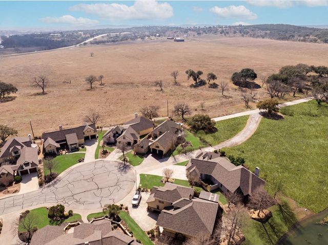 2916 Rock Barn Dr, Kerrville, TX 78028