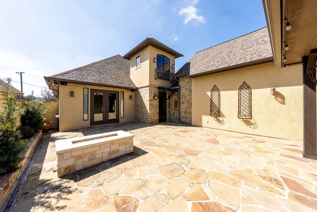 2916 Rock Barn Dr, Kerrville, TX 78028