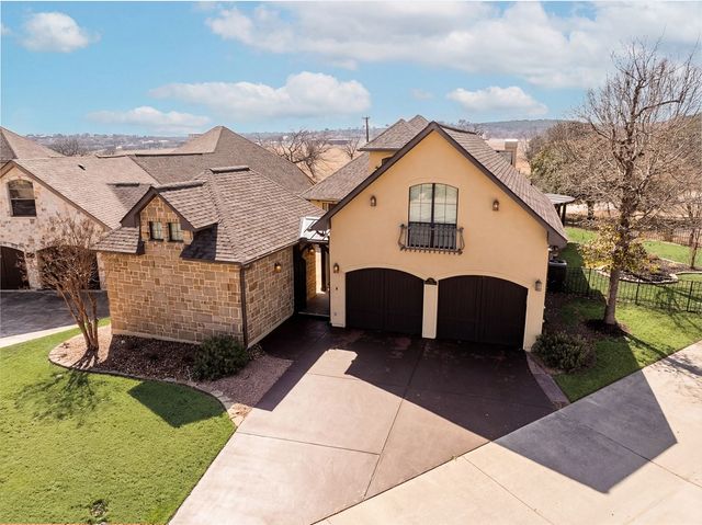 2916 Rock Barn Dr, Kerrville, TX 78028