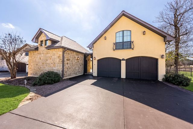 2916 Rock Barn Dr, Kerrville, TX 78028