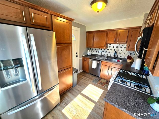 41 Hockanum Drive, East Hartford, CT 06118