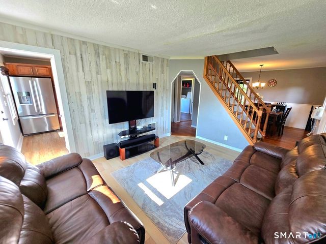41 Hockanum Drive, East Hartford, CT 06118