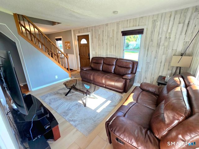 41 Hockanum Drive, East Hartford, CT 06118