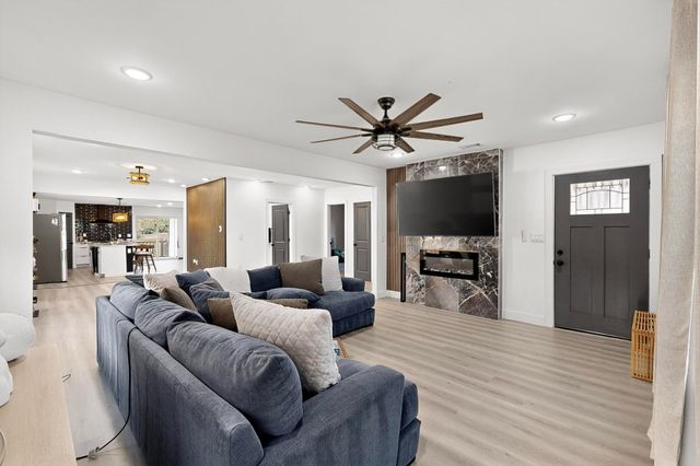 912 S Brighton Avenue, Dallas, TX 75208