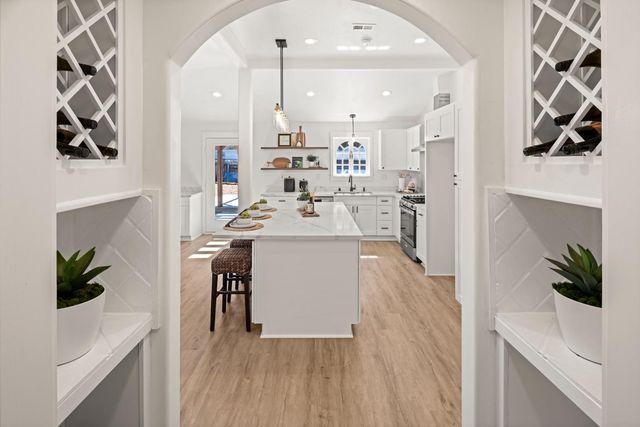 4664 Ladera Way, Carmichael, CA 95608