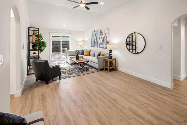 4664 Ladera Way, Carmichael, CA 95608