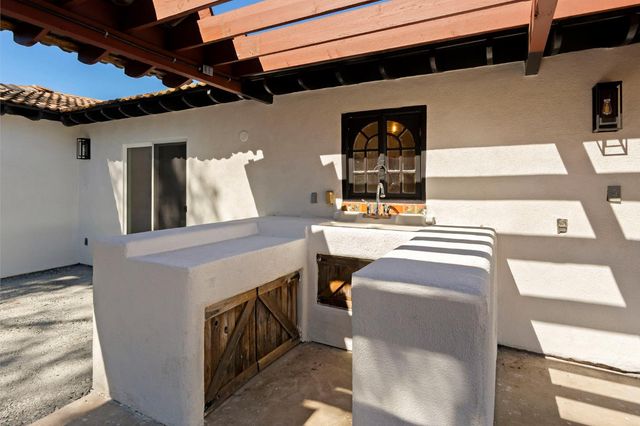 4664 Ladera Way, Carmichael, CA 95608