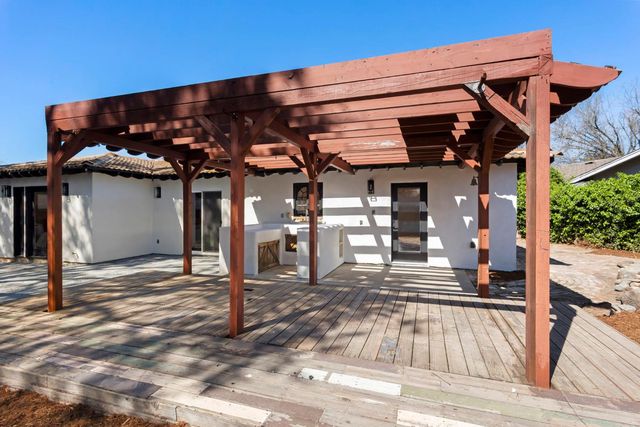 4664 Ladera Way, Carmichael, CA 95608