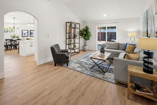 4664 Ladera Way, Carmichael, CA 95608