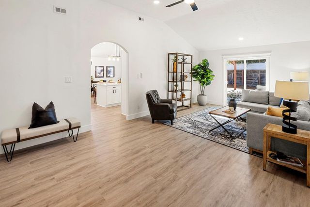 4664 Ladera Way, Carmichael, CA 95608