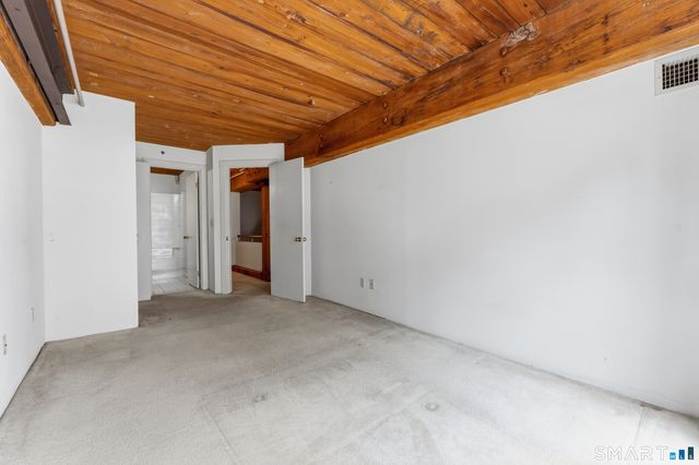 68 Thermos Avenue 223B, Norwich, CT 06360