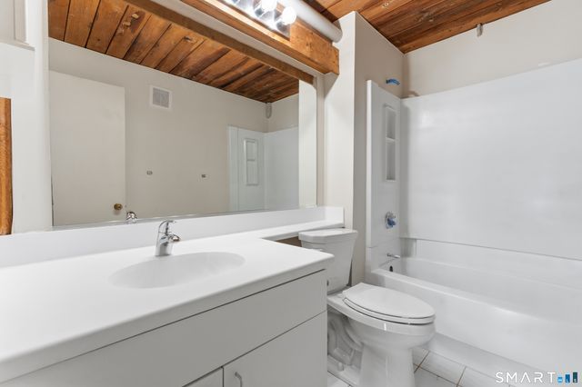 68 Thermos Avenue 223B, Norwich, CT 06360