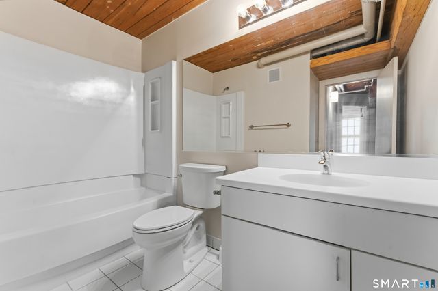 68 Thermos Avenue 223B, Norwich, CT 06360