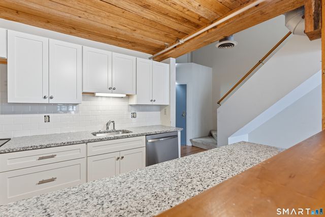 68 Thermos Avenue 223B, Norwich, CT 06360