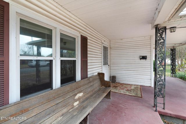 427 E Oak Hill Ave, Knoxville, TN 37917