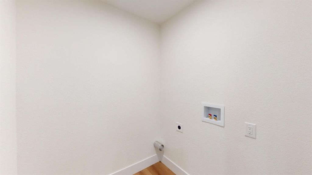 Image 10 of property listing at 11850 Topper Road, Madera, CA 93636