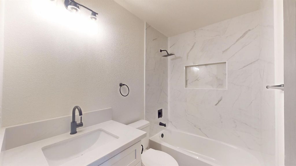 Image 12 of property listing at 11850 Topper Road, Madera, CA 93636