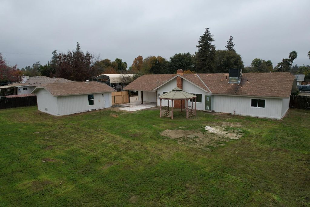 Image 27 of property listing at 11850 Topper Road, Madera, CA 93636