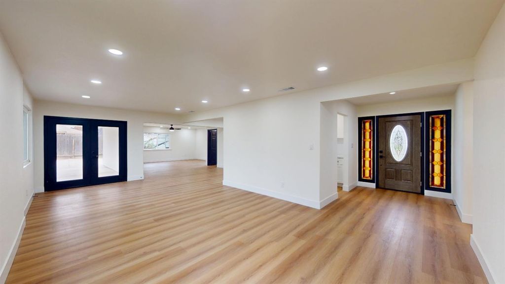 Image 3 of property listing at 11850 Topper Road, Madera, CA 93636