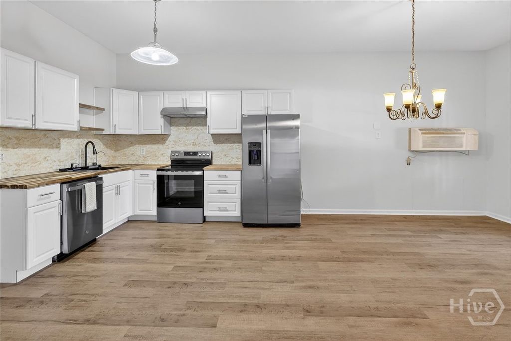 Image 37 of property listing at 447 Sterling Woods Drive, Richmond Hill, GA 31324