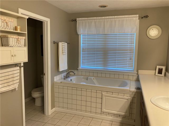 2882 Red Oak Circle, Troy, OH 45373