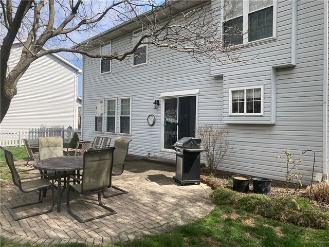 2882 Red Oak Circle, Troy, OH 45373