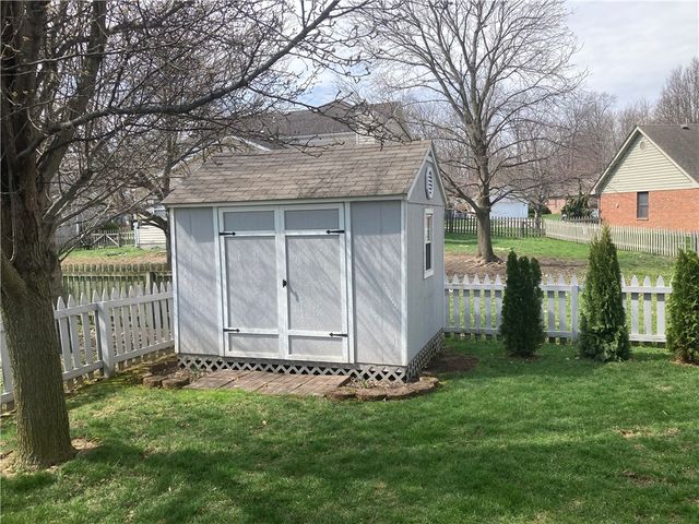 2882 Red Oak Circle, Troy, OH 45373