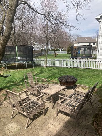 2882 Red Oak Circle, Troy, OH 45373