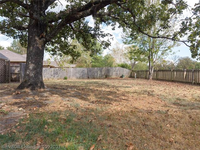 2308 Crosshill Road, Fort Smith, AR 72908