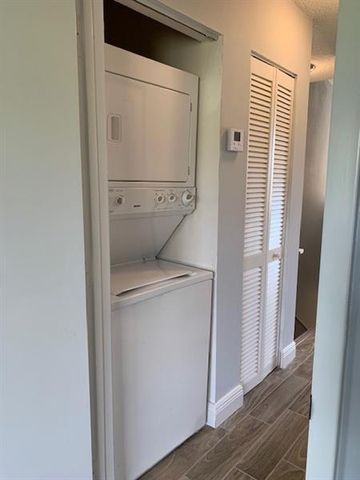 125 SW 3rd Street, Pompano Beach, FL 33060