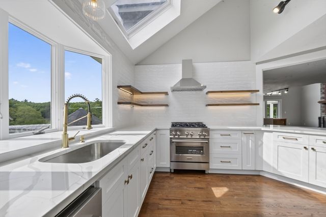199 John Wise Avenue, Essex, MA 01929