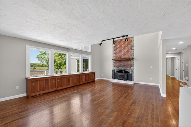 199 John Wise Avenue, Essex, MA 01929