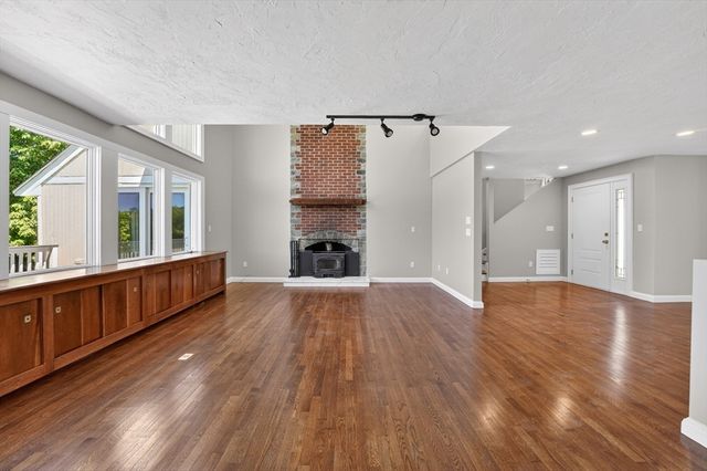 199 John Wise Avenue, Essex, MA 01929