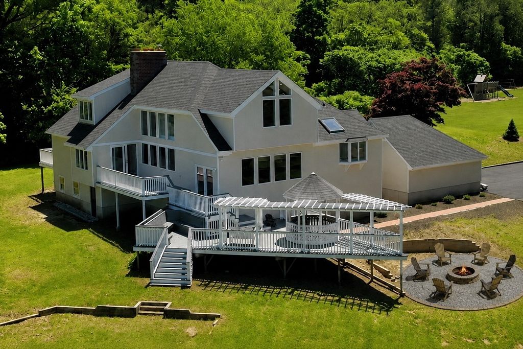 199 John Wise Avenue, Essex, MA 01929