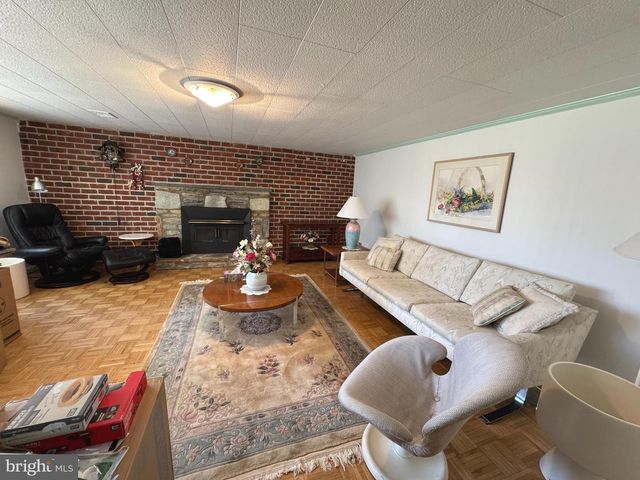 3814 BROOKVIEW RD, Philadelphia, PA 19154