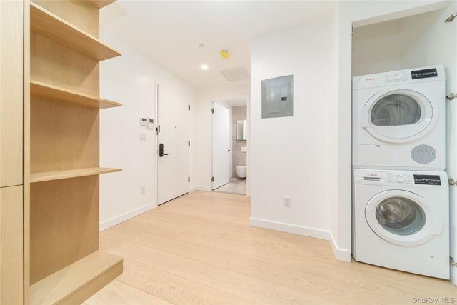 3005 Vernon Boulevard 2H, Astoria, NY 11102