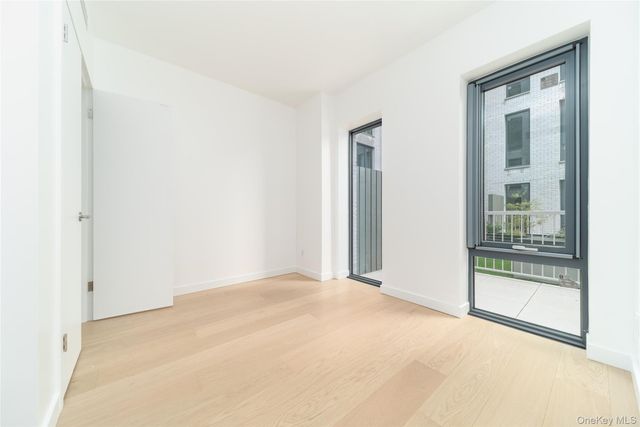 3005 Vernon Boulevard 2H, Astoria, NY 11102