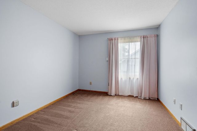 10283 Lee Drive, Eden Prairie, MN 55347