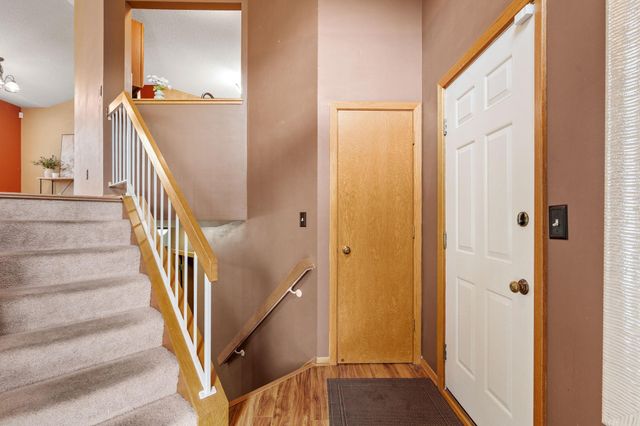 10283 Lee Drive, Eden Prairie, MN 55347
