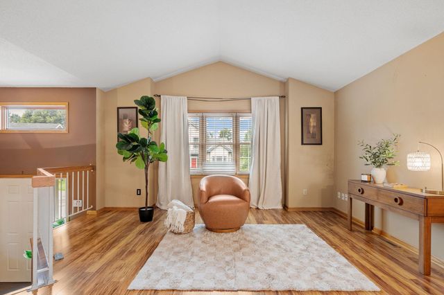 10283 Lee Drive, Eden Prairie, MN 55347