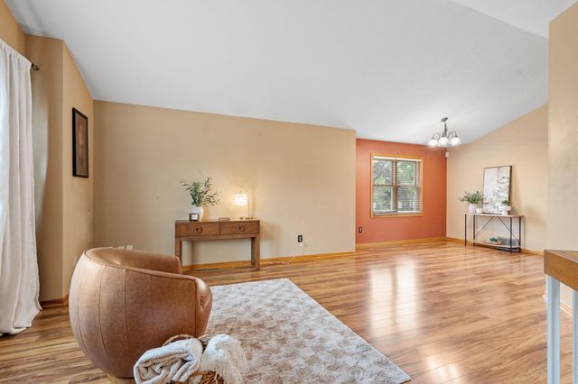 10283 Lee Drive, Eden Prairie, MN 55347